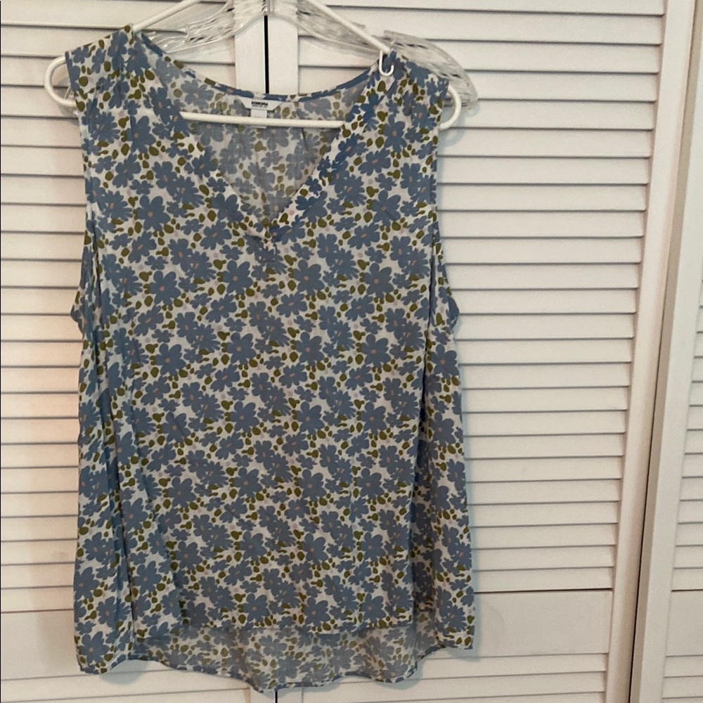 Women’s Sonoma Blue Floral Sleeveless Blouse
0X